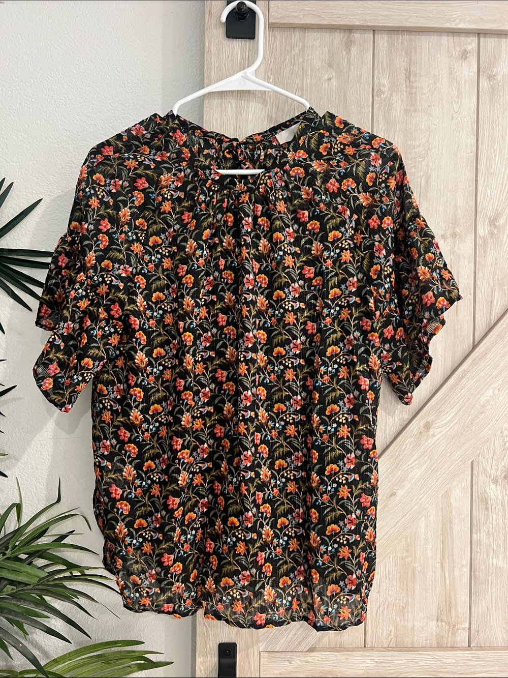 LOFT Black Floral Tie-Back Short Sleeve Blouse